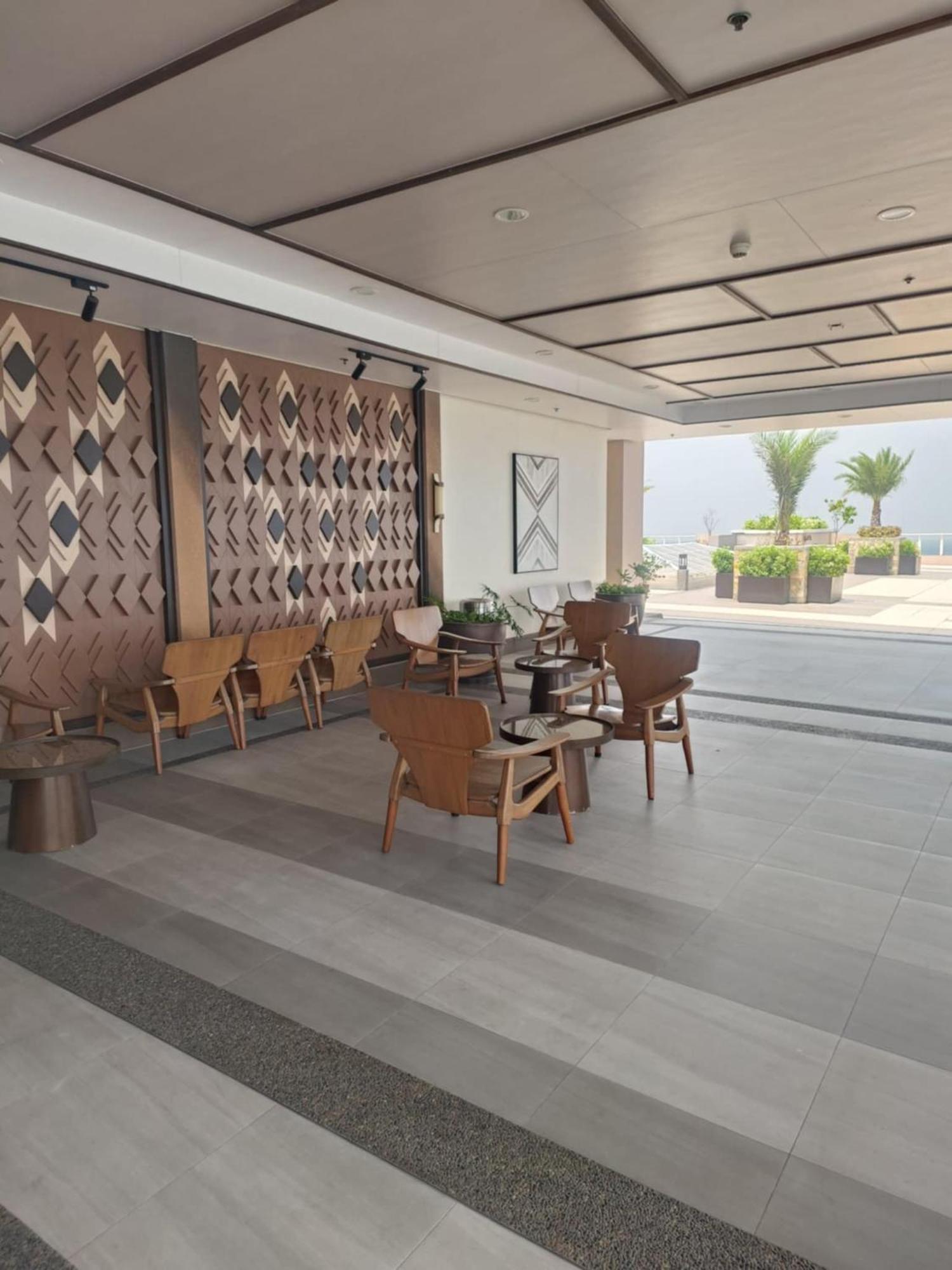 Infina Towers Aparthotel Quezon City Exterior photo
