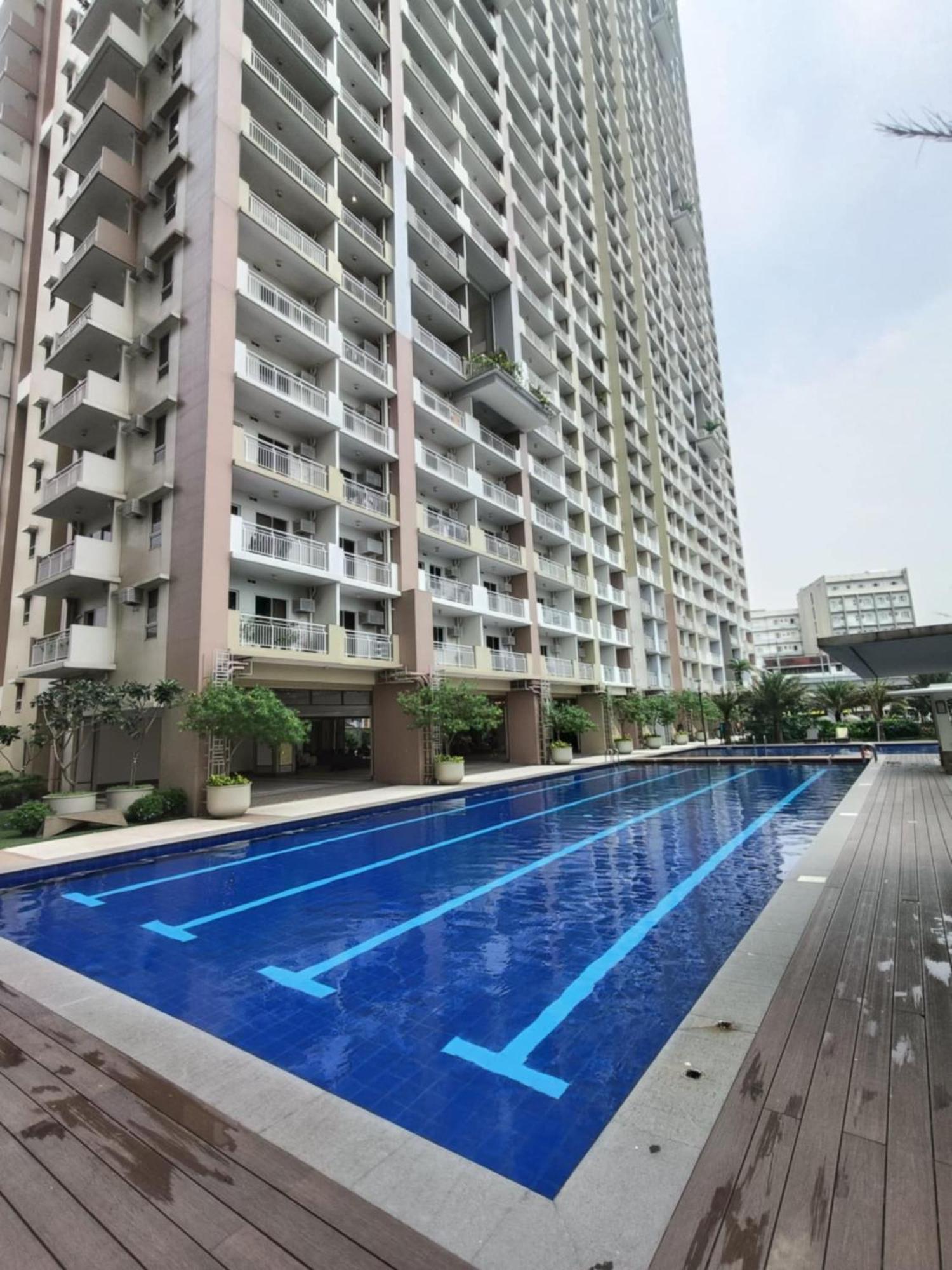 Infina Towers Aparthotel Quezon City Exterior photo