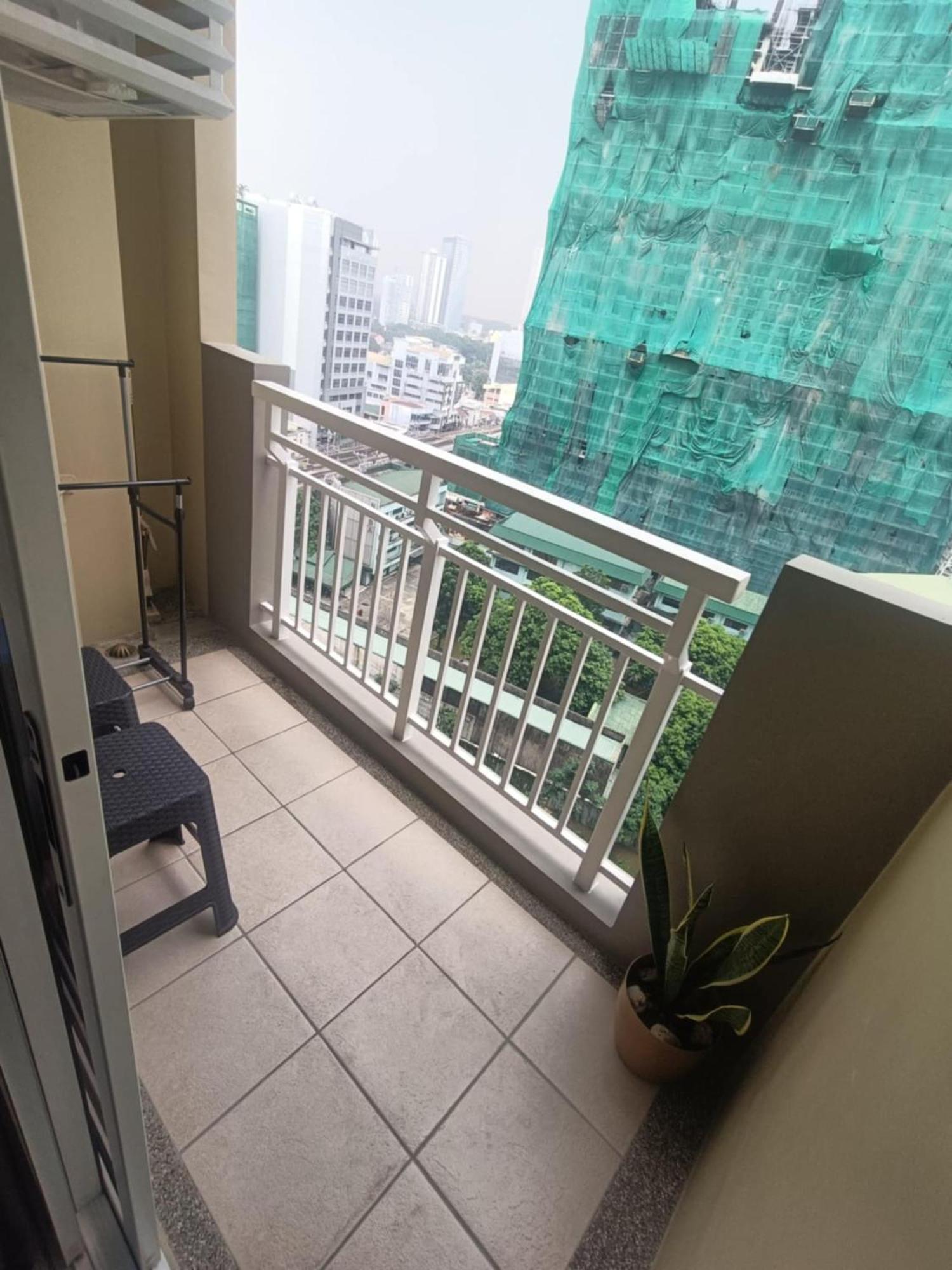 Infina Towers Aparthotel Quezon City Exterior photo