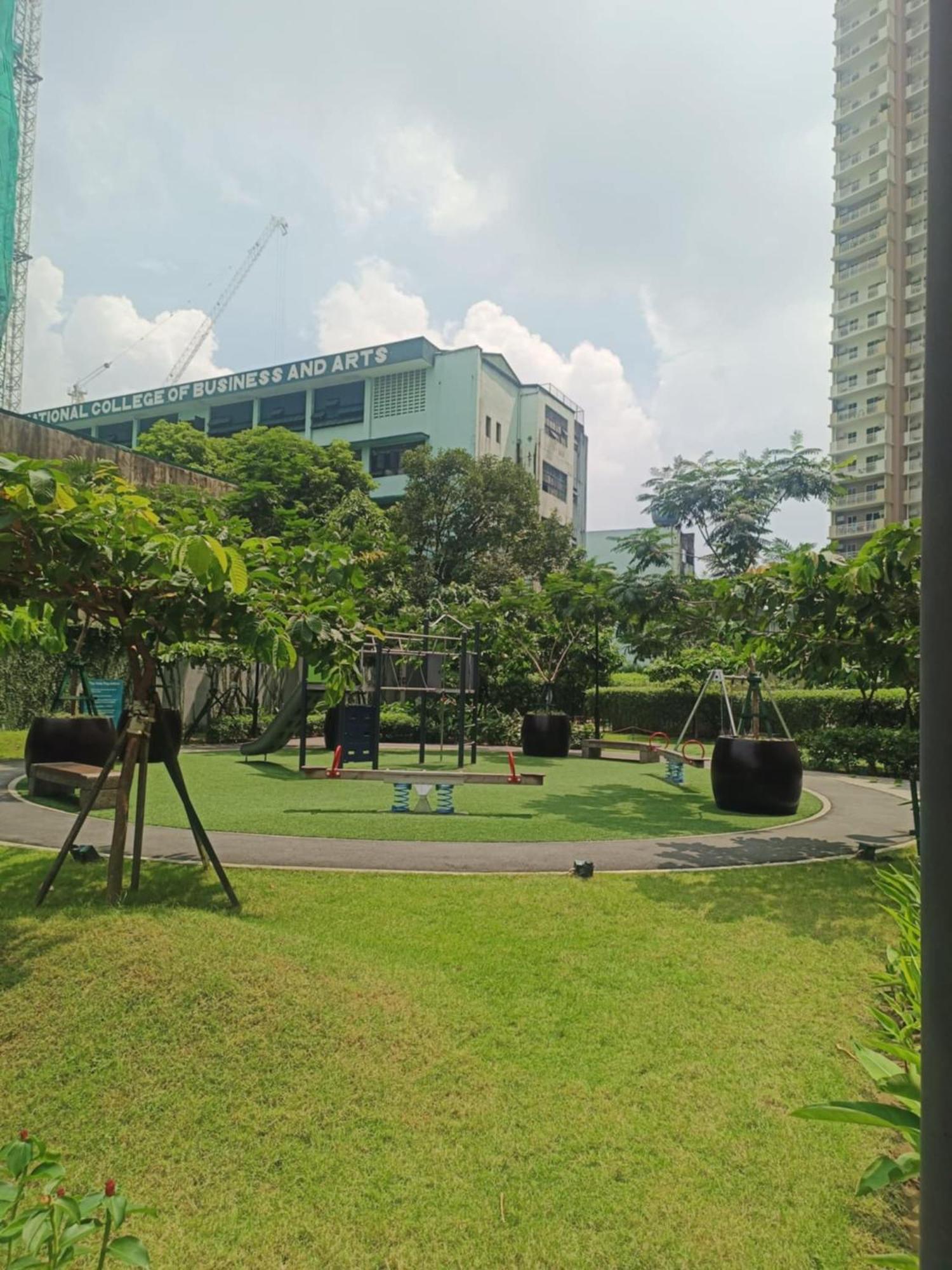Infina Towers Aparthotel Quezon City Exterior photo